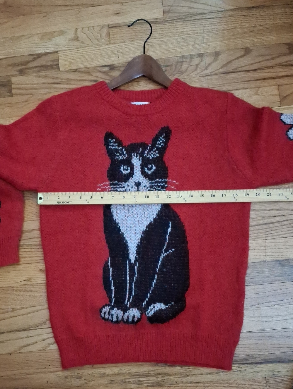 Oxknit Red Cat Graphic Sweater with Daisy Sleeves_1 - Picture 6 of 7